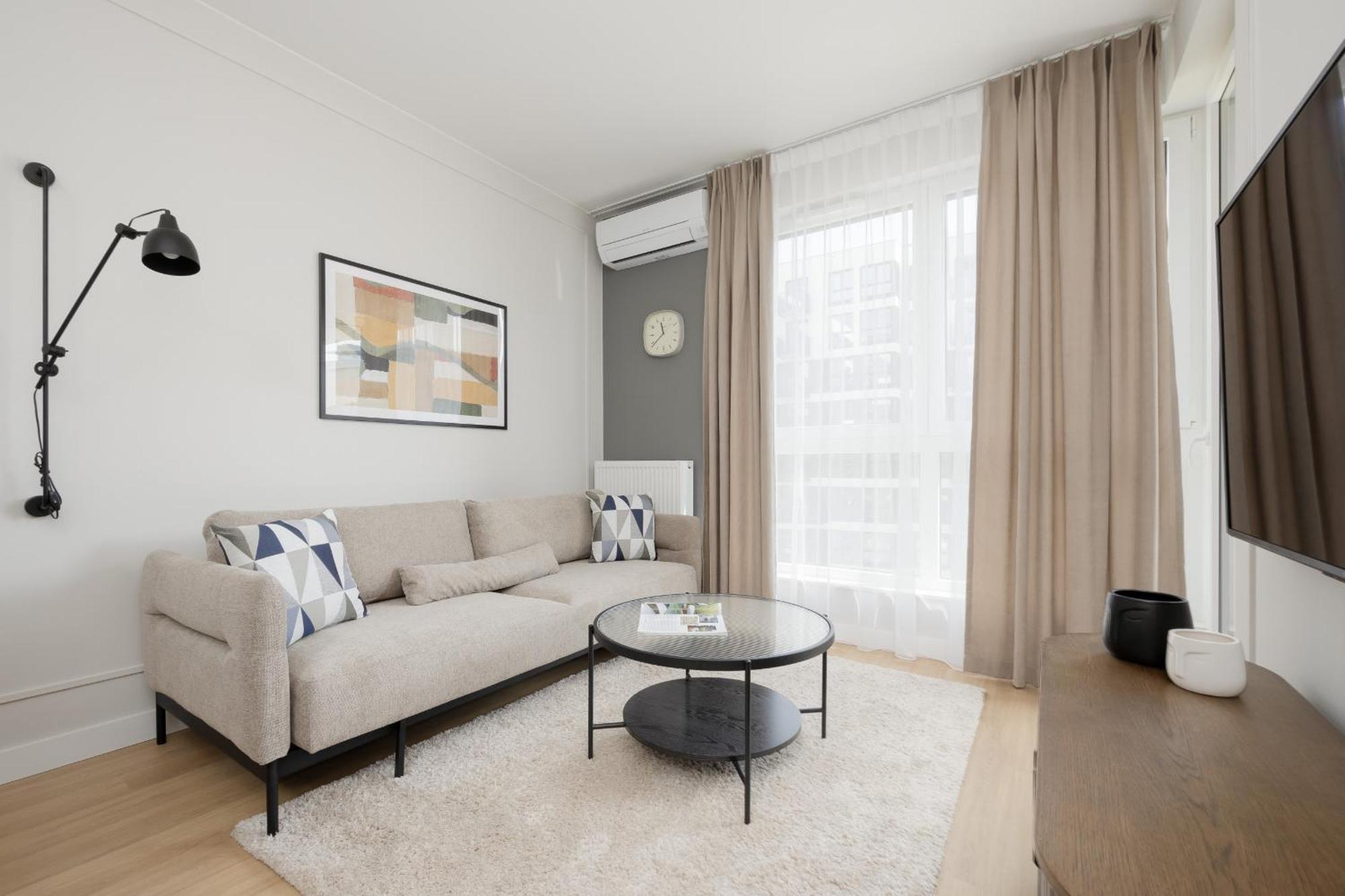 Luxurious In With Sauna And Gym By Renters Prestige Apartment *